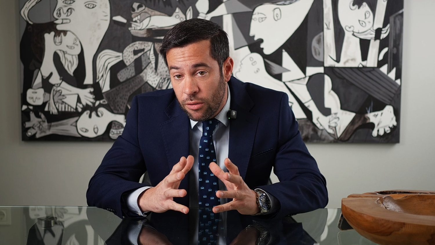 Alberto Benítez Sanabria preparando un caso de grado de discapacidad