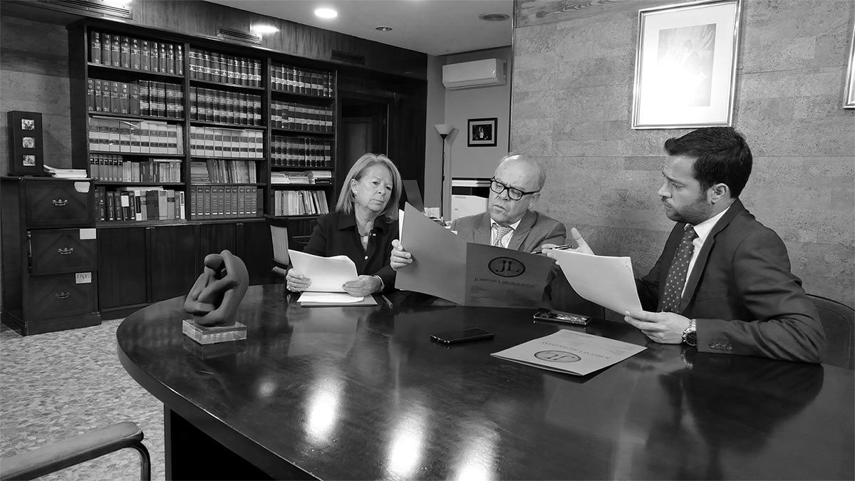 Equipo del despacho Sanabria & Asociados especialista en grado de discapacidad